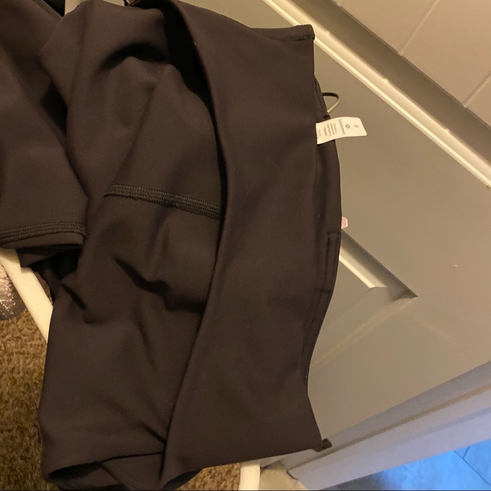 🌟Like New Lululemon Power Within HR Black Leggings 28” - Picture 3 of 3
